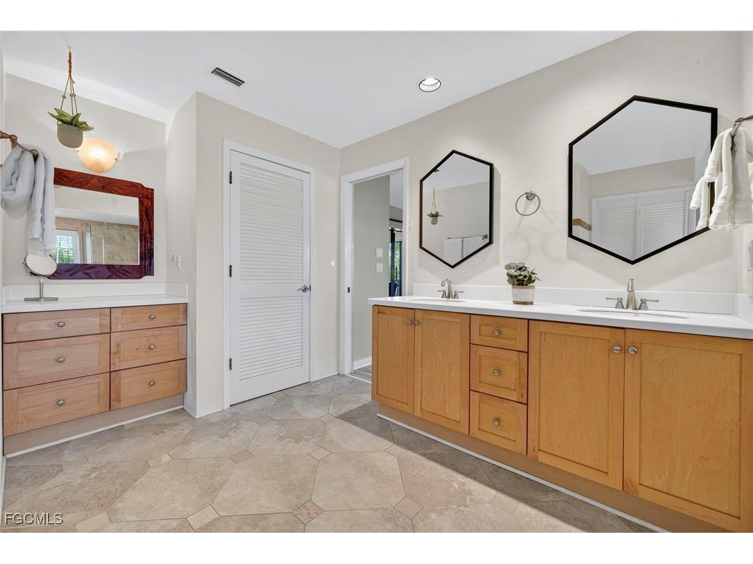 5307 Ladyfinger Lake Road Sanibel FL 33957 2025015623 image24