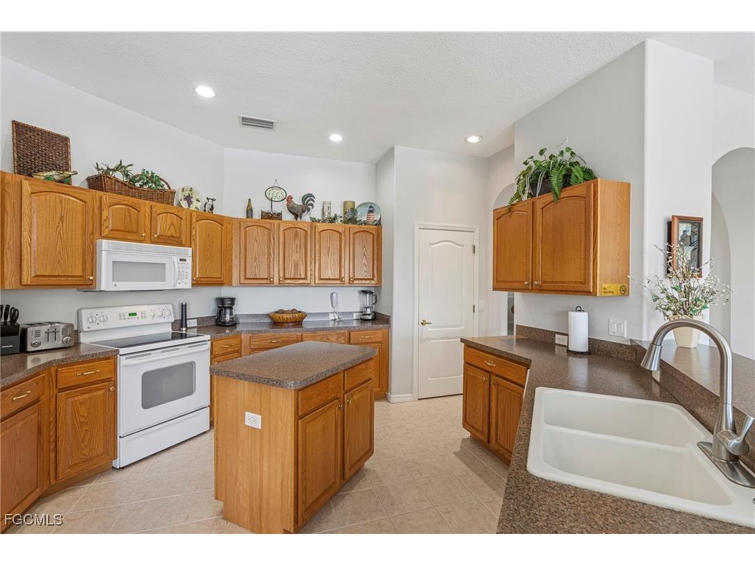 5307 SW 25th Place Cape Coral FL 33914 2025021232 image14