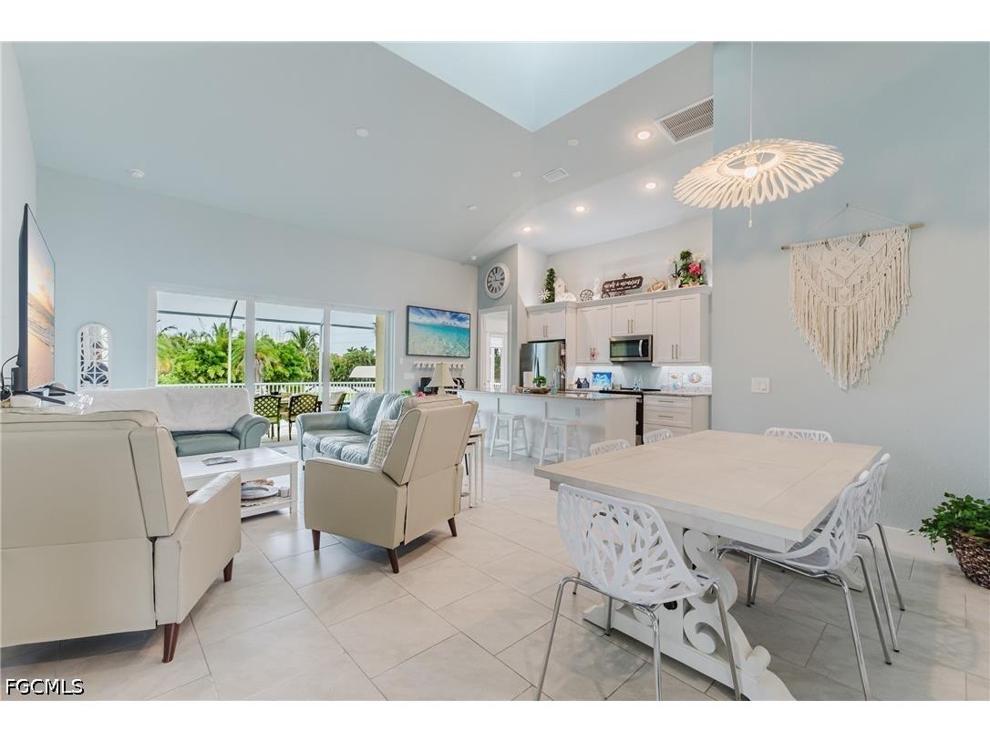 5310 Cocoa Court Cape Coral FL 33904 2026024388 image3