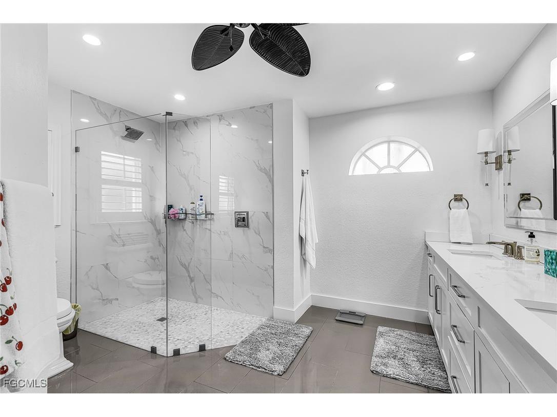 5311 Harborage Drive Fort Myers FL 33908 2026000391 image18