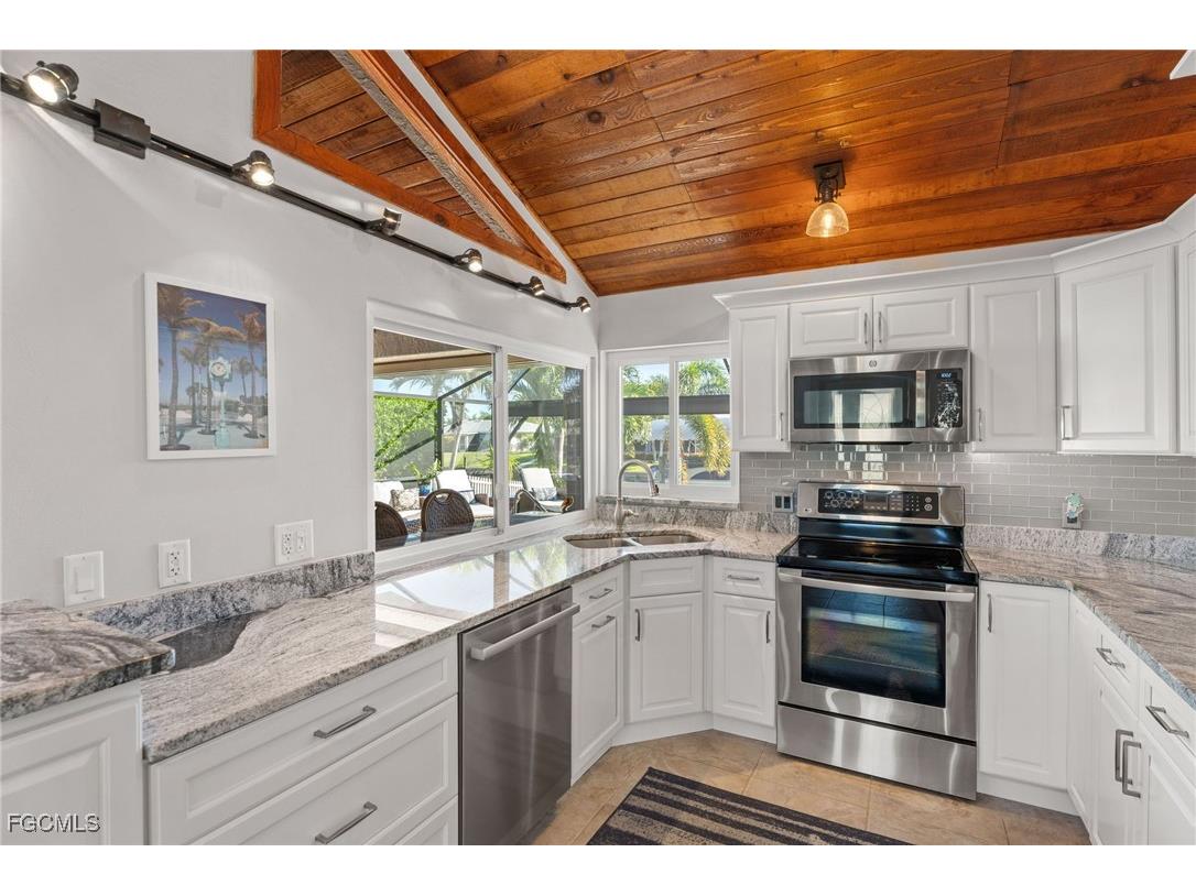 5313 SW 8th Court Cape Coral FL 33914 2025020125 image17