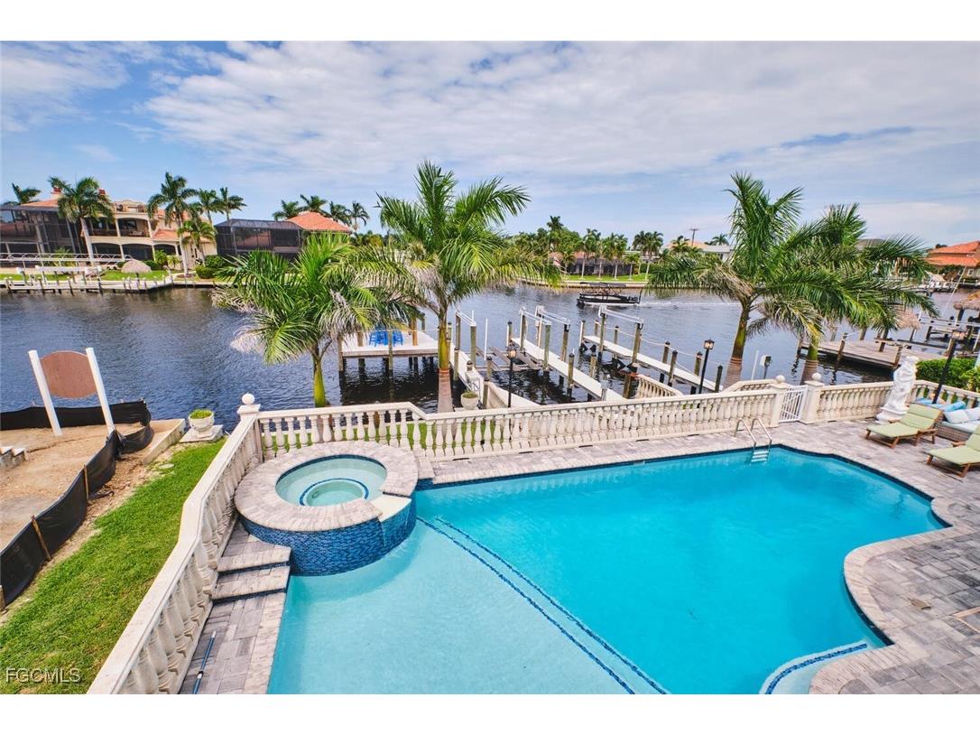 5318 Bayside Court Cape Coral FL 33904 2025019374 image1