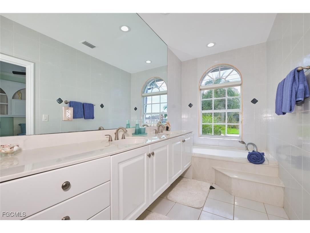 5318 Bayside Court Cape Coral FL 33904 2025019374 image23