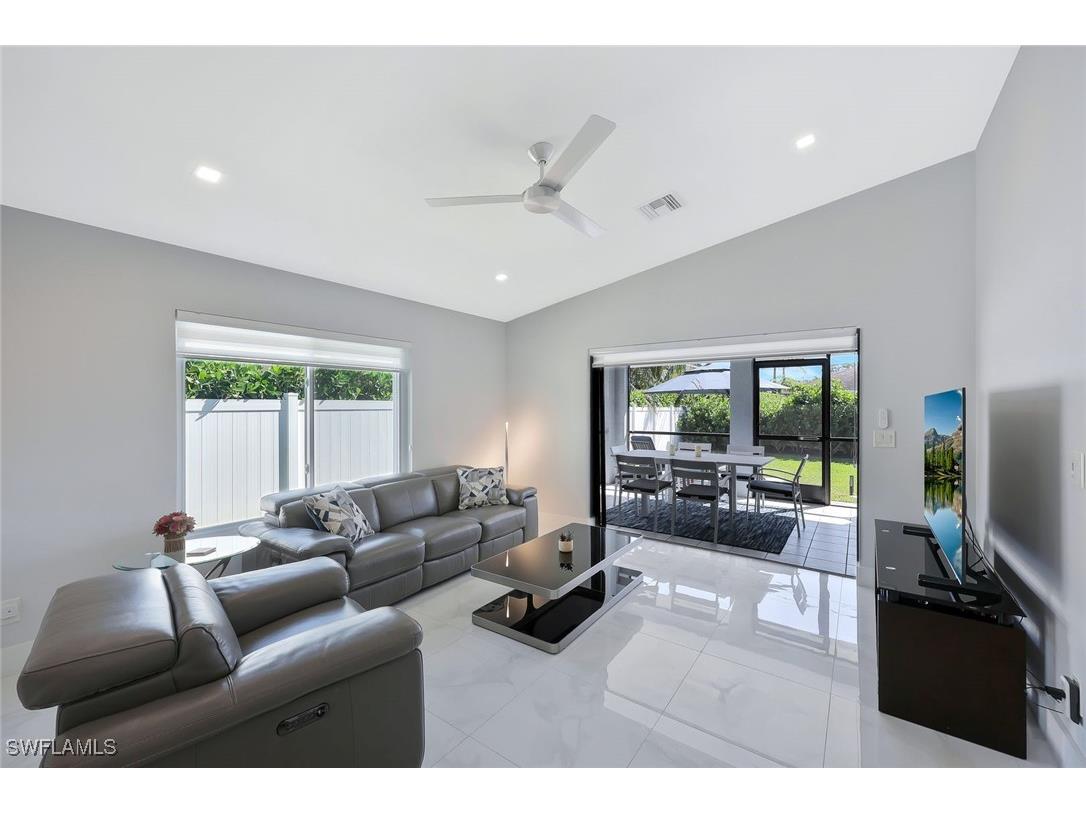 532 103rd Avenue N Naples FL 34108 225076386 image2