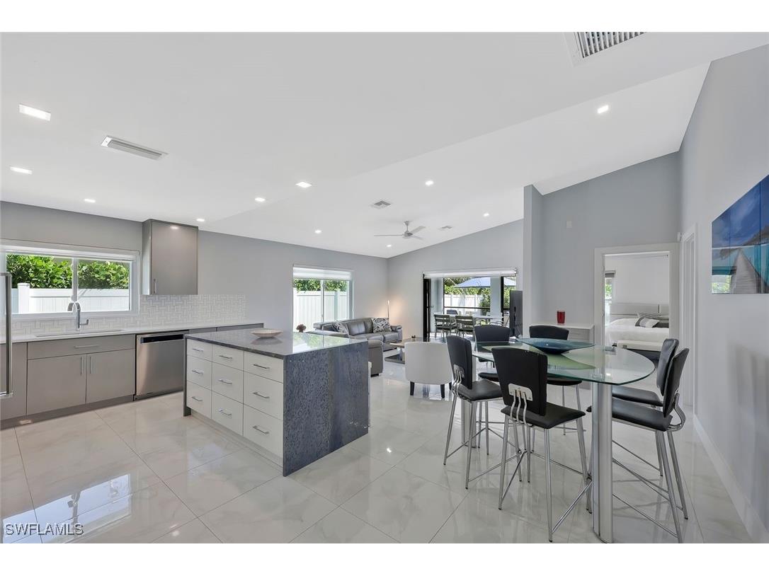 532 103rd Avenue N Naples FL 34108 225076386 image5