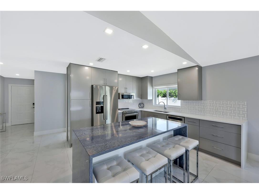 532 103rd Avenue N Naples FL 34108 225076386 image7