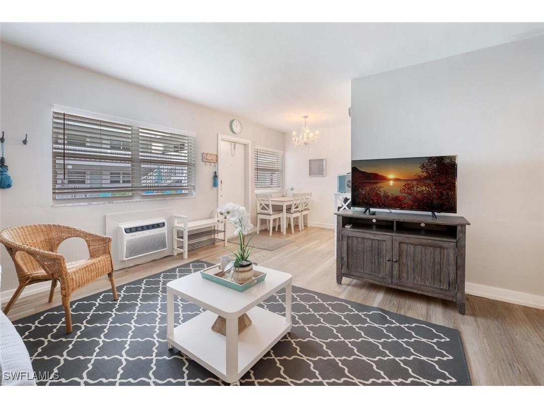 532 4th Ave S #2 Naples FL 34102 225000354 image1