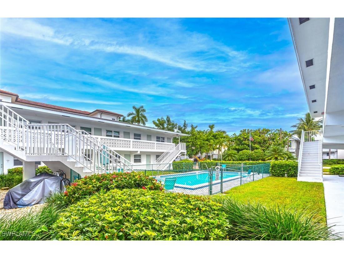 532 4th Ave S #2 Naples FL 34102 225000354 image18