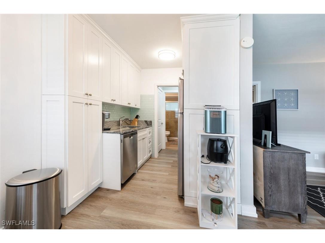 532 4th Ave S #2 Naples FL 34102 225000354 image9