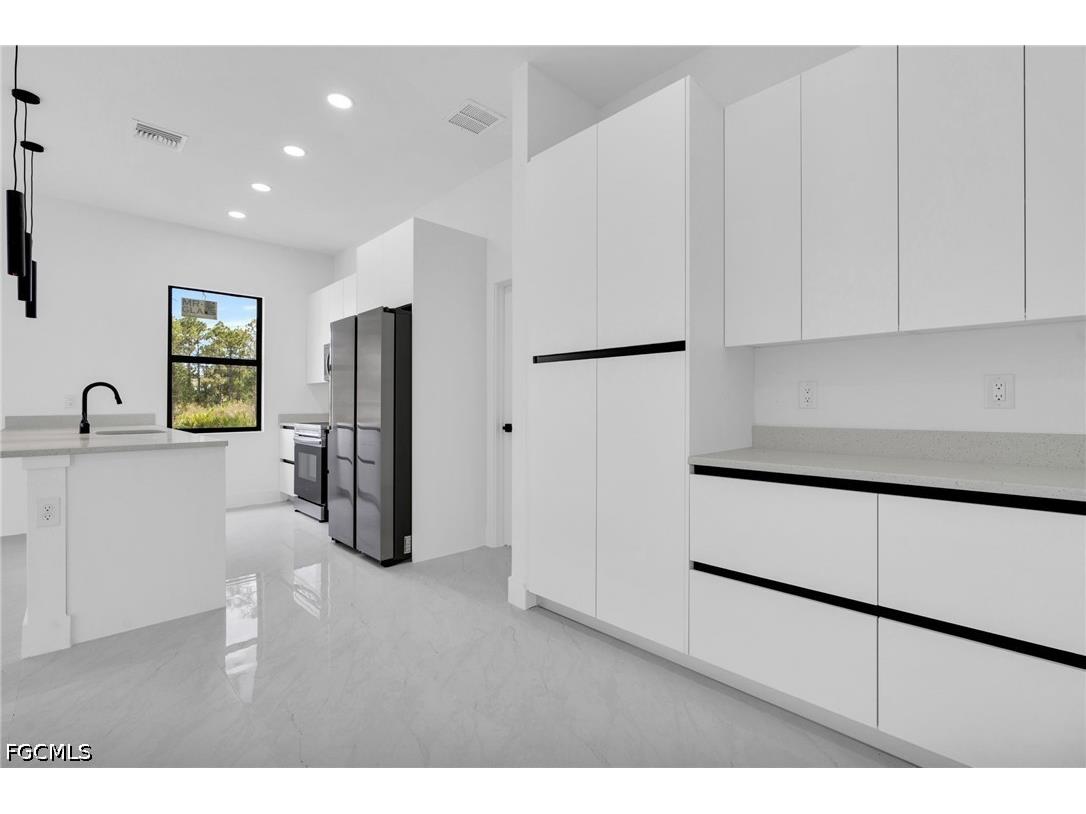 532 Lone Star Lane Lehigh Acres FL 33974 2026016150 image4