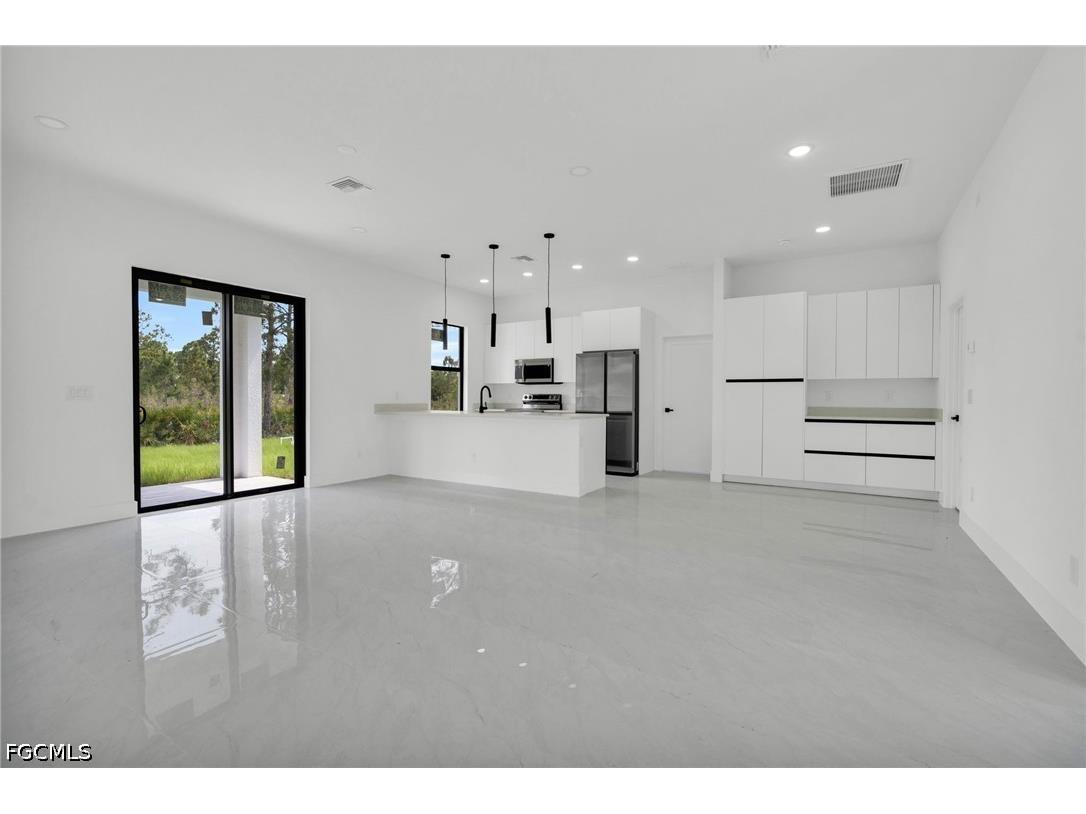 532 Lone Star Lane Lehigh Acres FL 33974 2026016150 image6