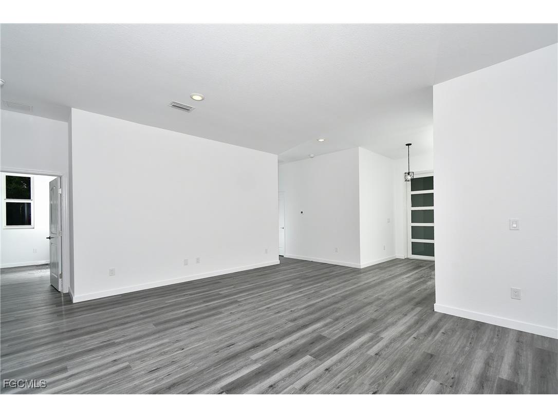 532 Long Island Street E Lehigh Acres FL 33974 2025009000 image21