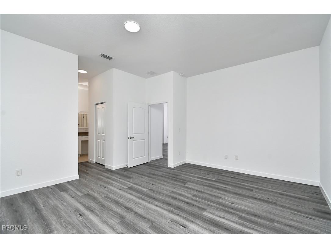 532 Long Island Street E Lehigh Acres FL 33974 2025009000 image23