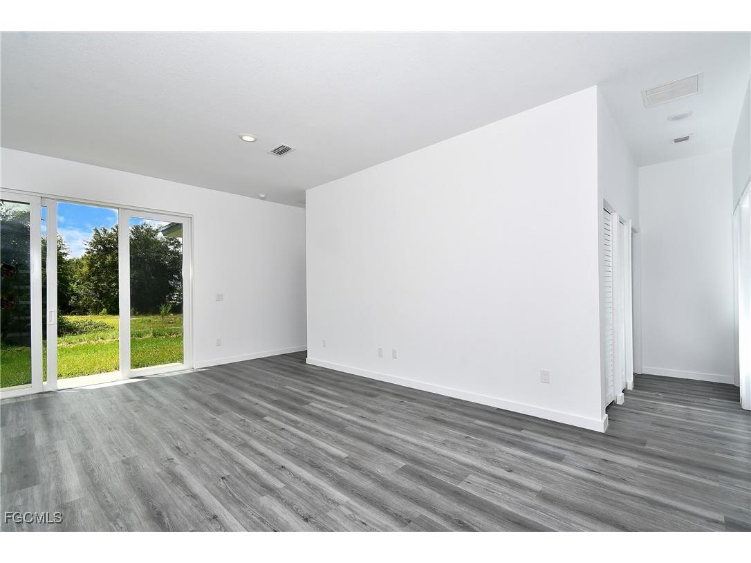 532 Long Island Street E Lehigh Acres FL 33974 2025009000 image28