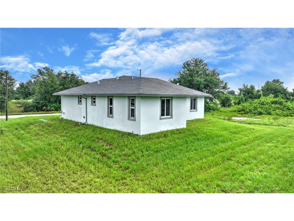 532 Long Island Street E Lehigh Acres FL 33974 2025009000 image37
