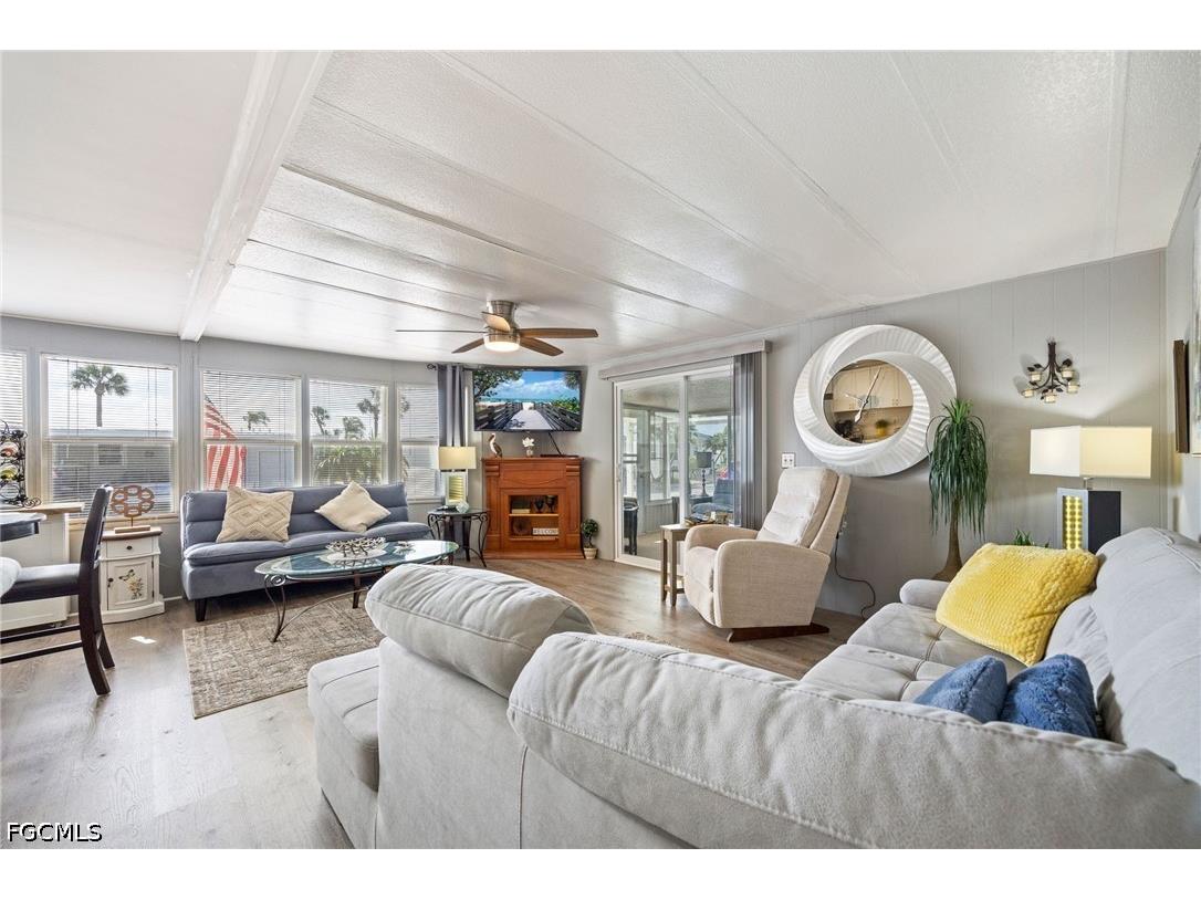 532 Palmer Boulevard North Fort Myers FL 33903 2026030366 image9