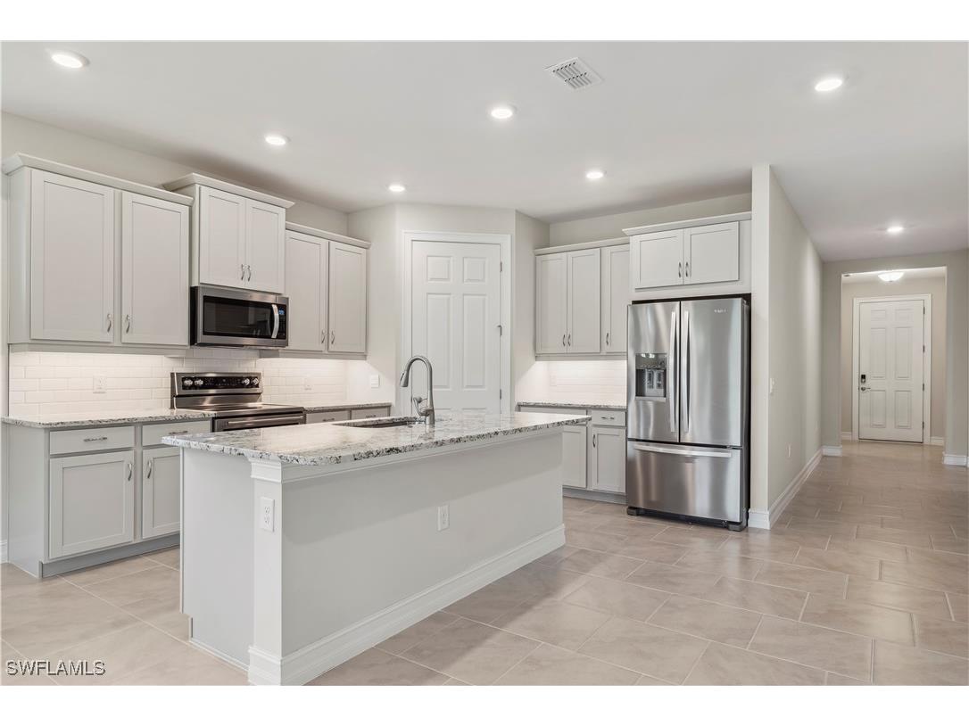 532 Spring Hill Lake Loop Cape Coral FL 33993 225072664 image10