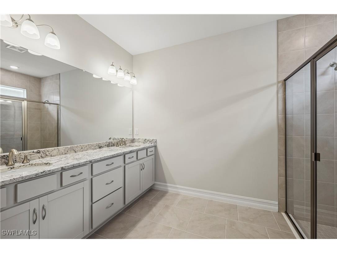 532 Spring Hill Lake Loop Cape Coral FL 33993 225072664 image18