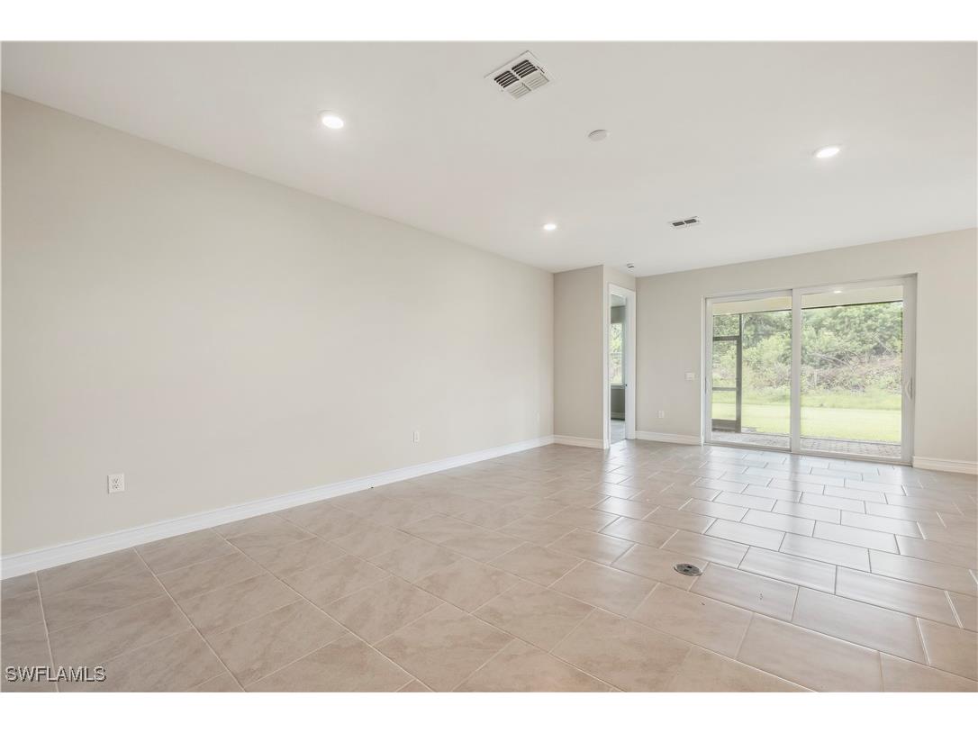 532 Spring Hill Lake Loop Cape Coral FL 33993 225072664 image3