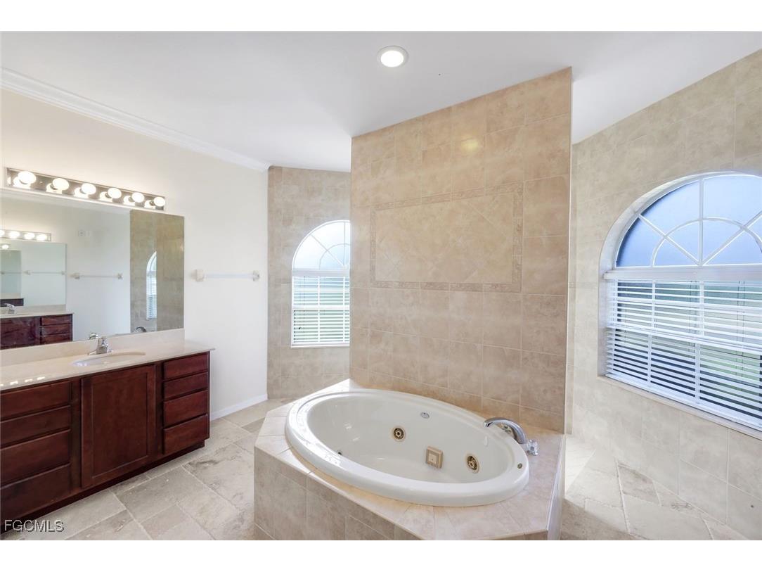 5321 SW 23rd Avenue Cape Coral FL 33914 2025020457 image20