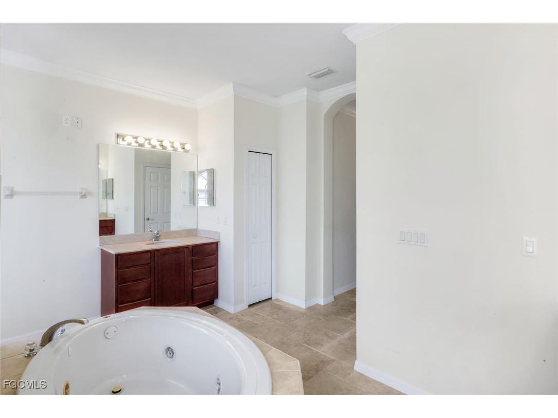 5321 SW 23rd Avenue Cape Coral FL 33914 2025020457 image22