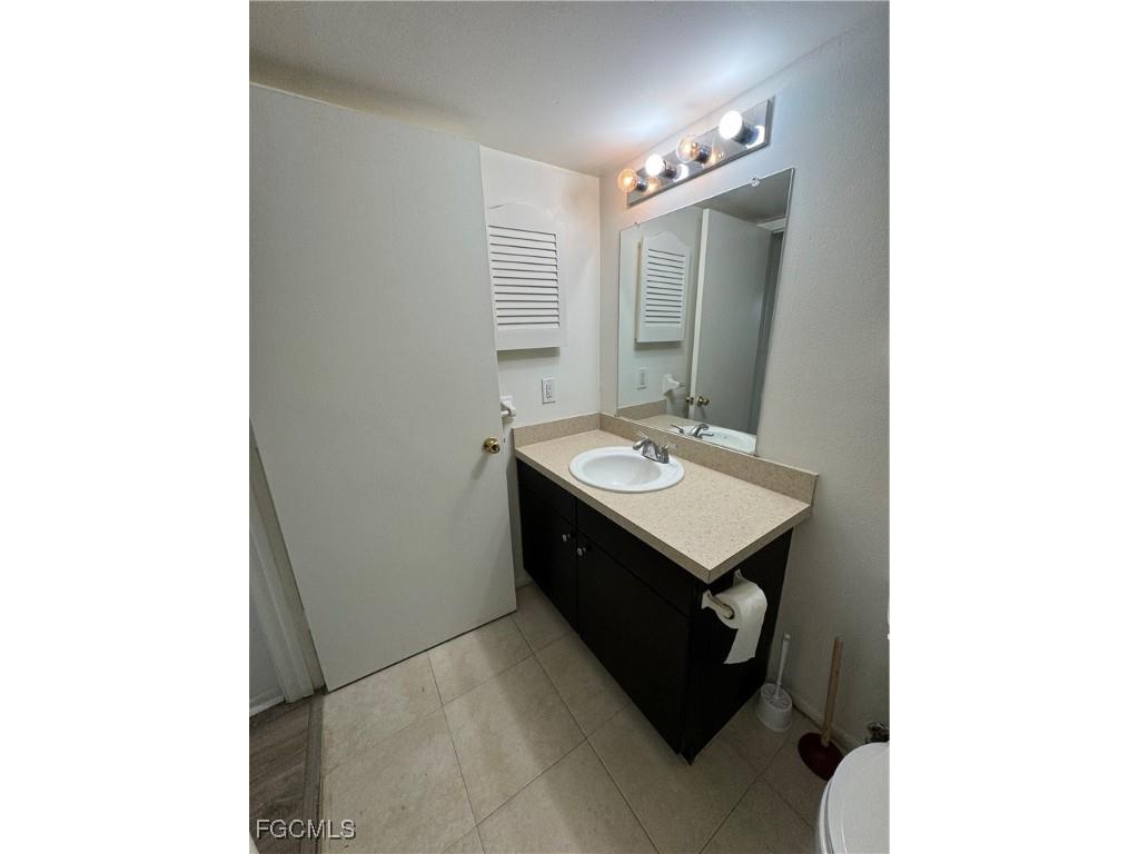 5321 Summerlin Road #2111 Fort Myers FL 33919 2025007220 image12