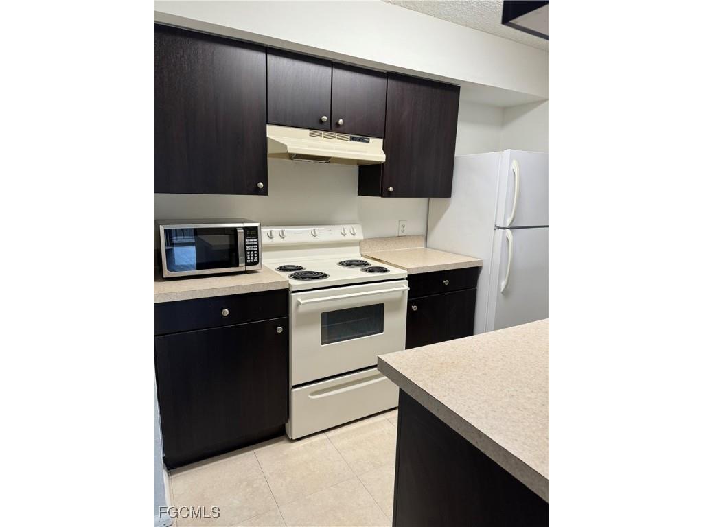 5321 Summerlin Road #2111 Fort Myers FL 33919 2025007220 image2