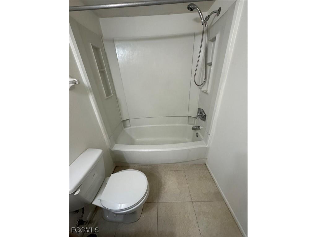 5321 Summerlin Road #2111 Fort Myers FL 33919 2025007220 image7