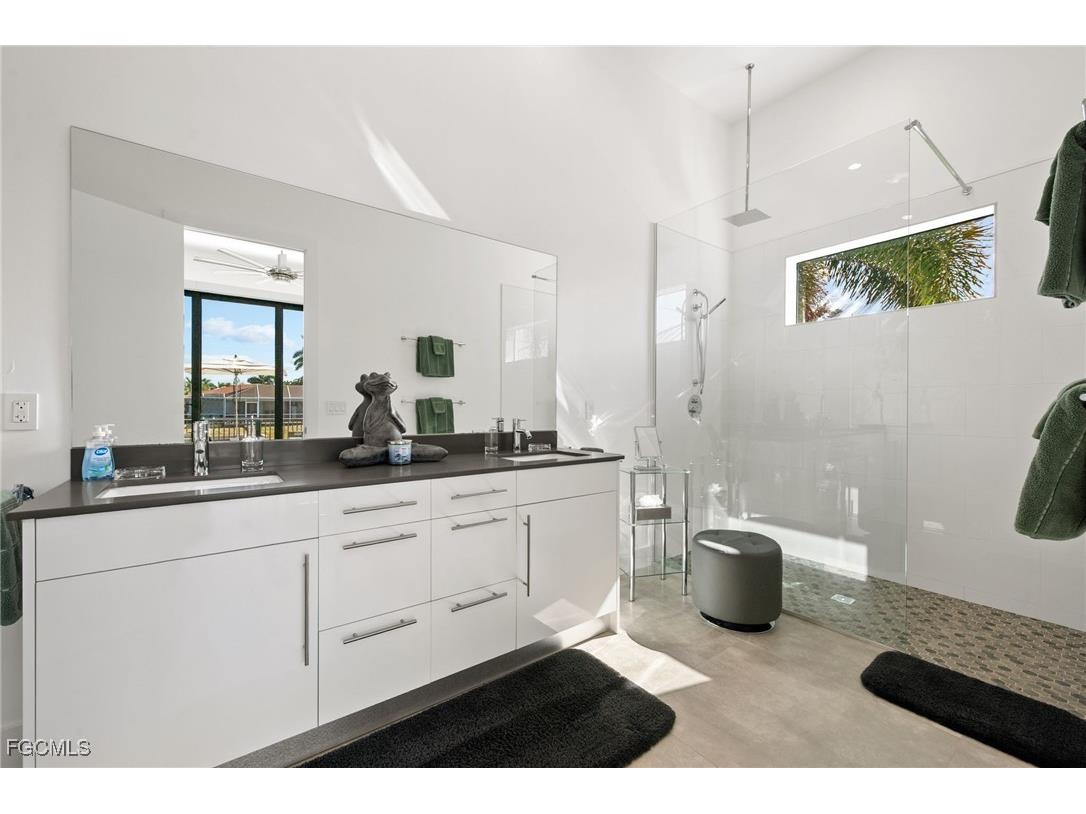 5324 Mayfair Court Cape Coral FL 33904 2025021780 image20