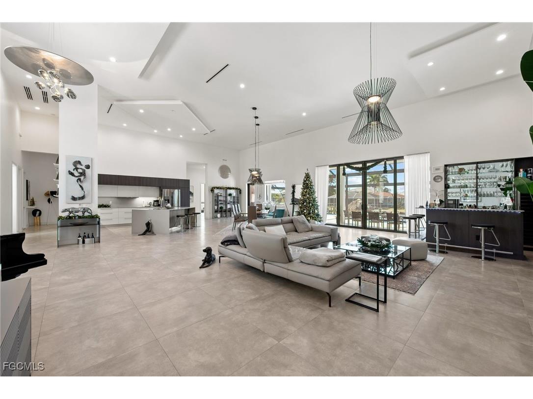 5324 Mayfair Court Cape Coral FL 33904 2025021780 image3