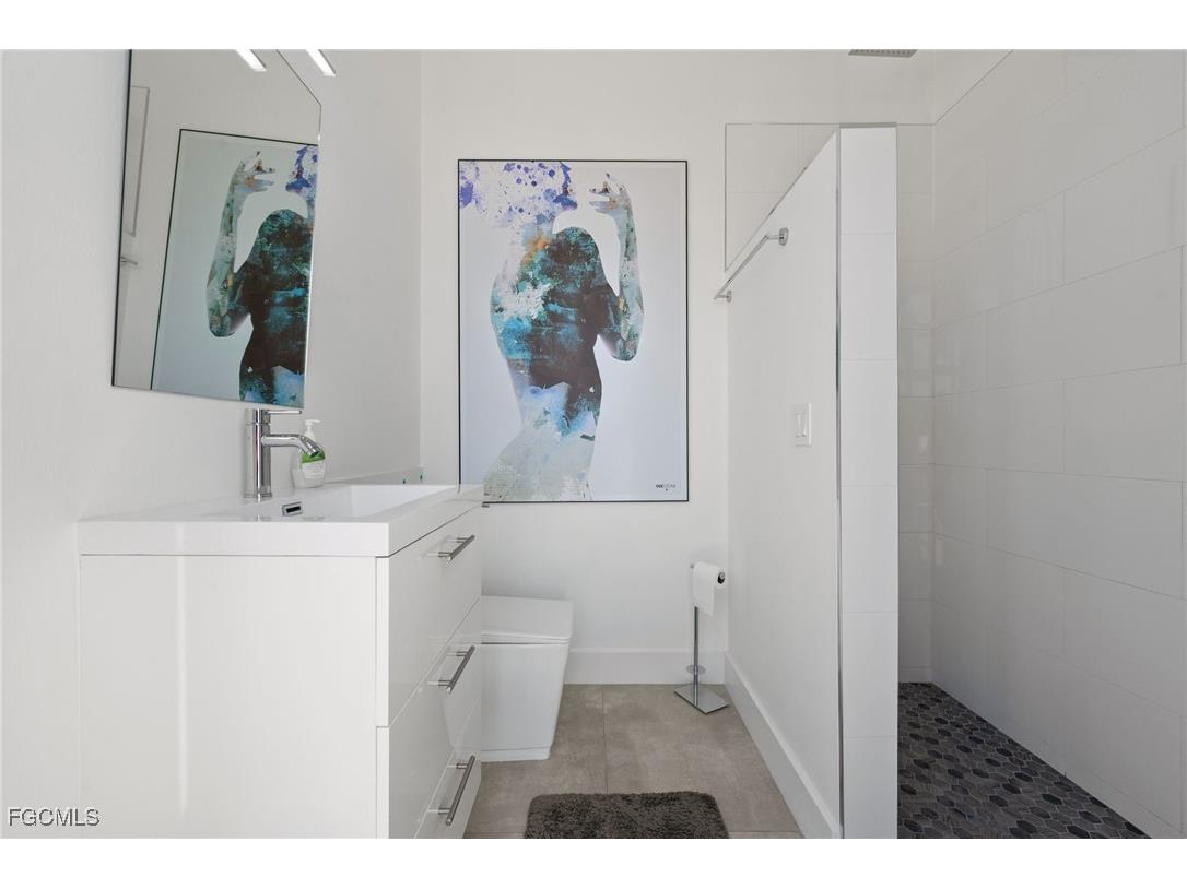 5324 Mayfair Court Cape Coral FL 33904 2025021780 image33