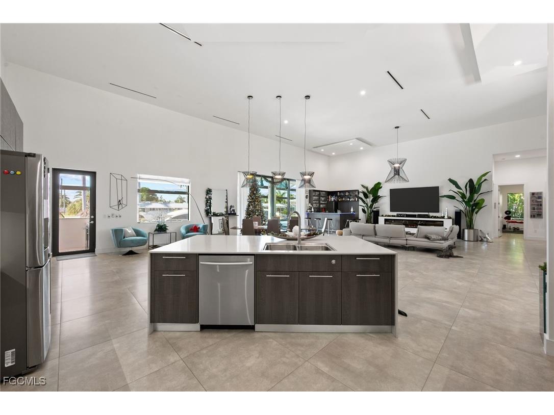 5324 Mayfair Court Cape Coral FL 33904 2025021780 image37