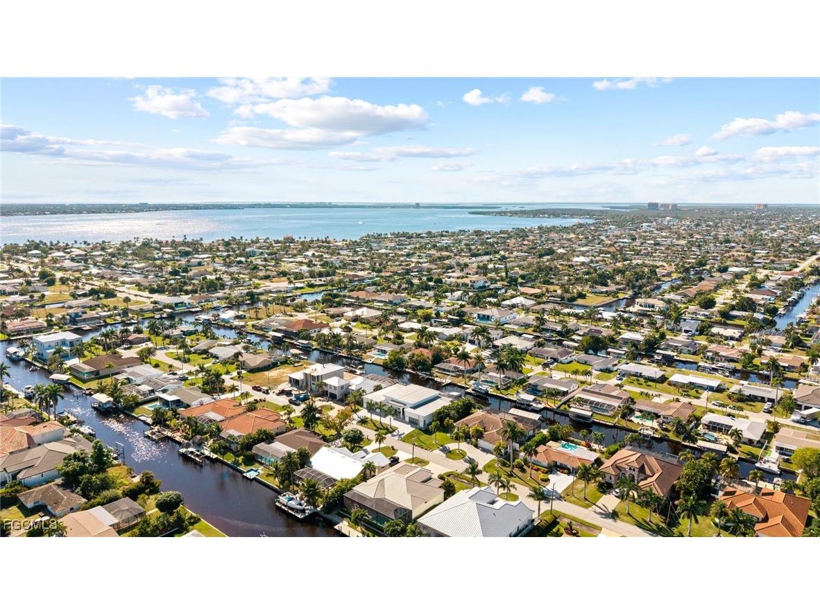 5324 Mayfair Court Cape Coral FL 33904 2025021780 image43