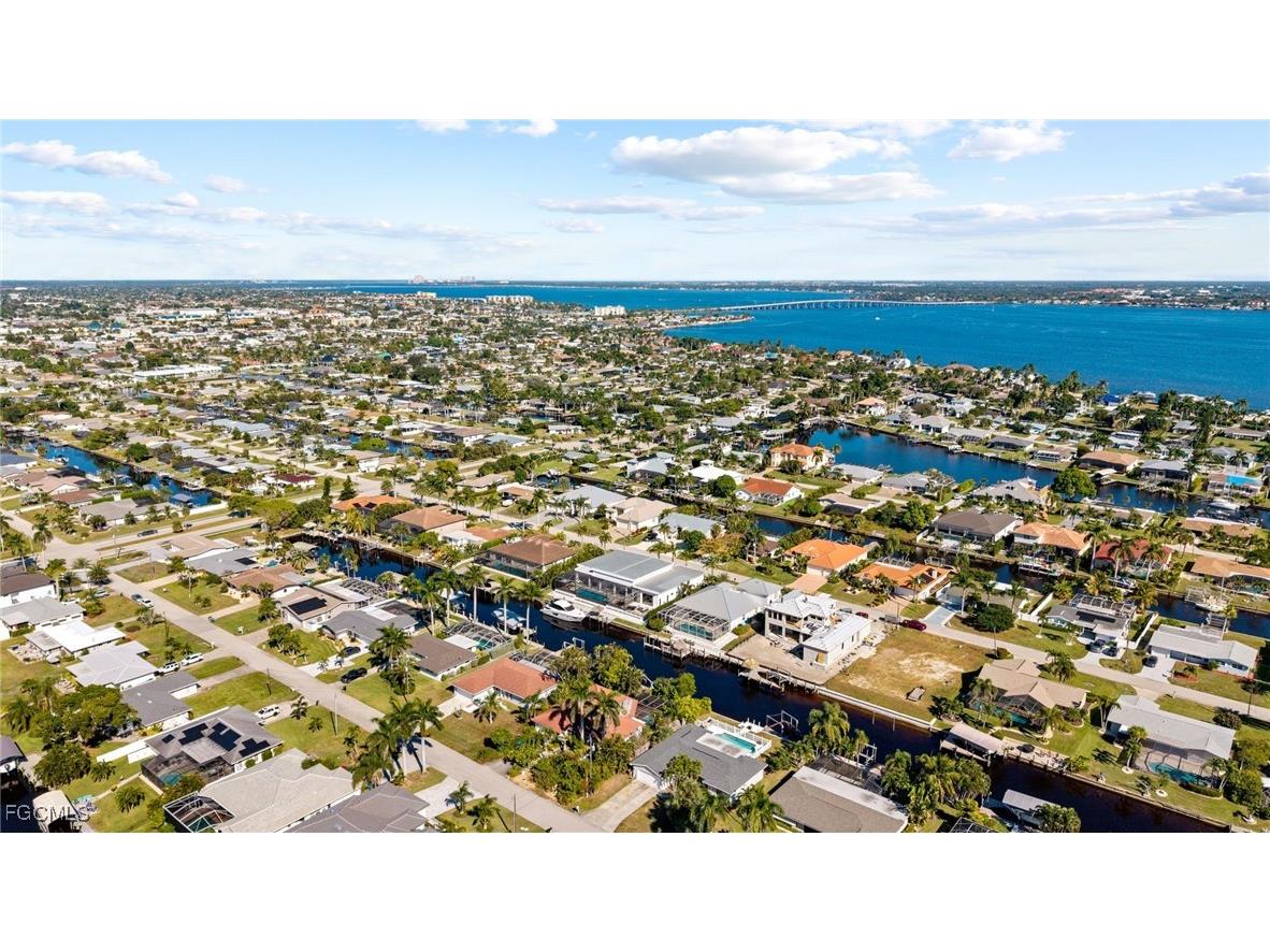 5324 Mayfair Court Cape Coral FL 33904 2025021780 image44