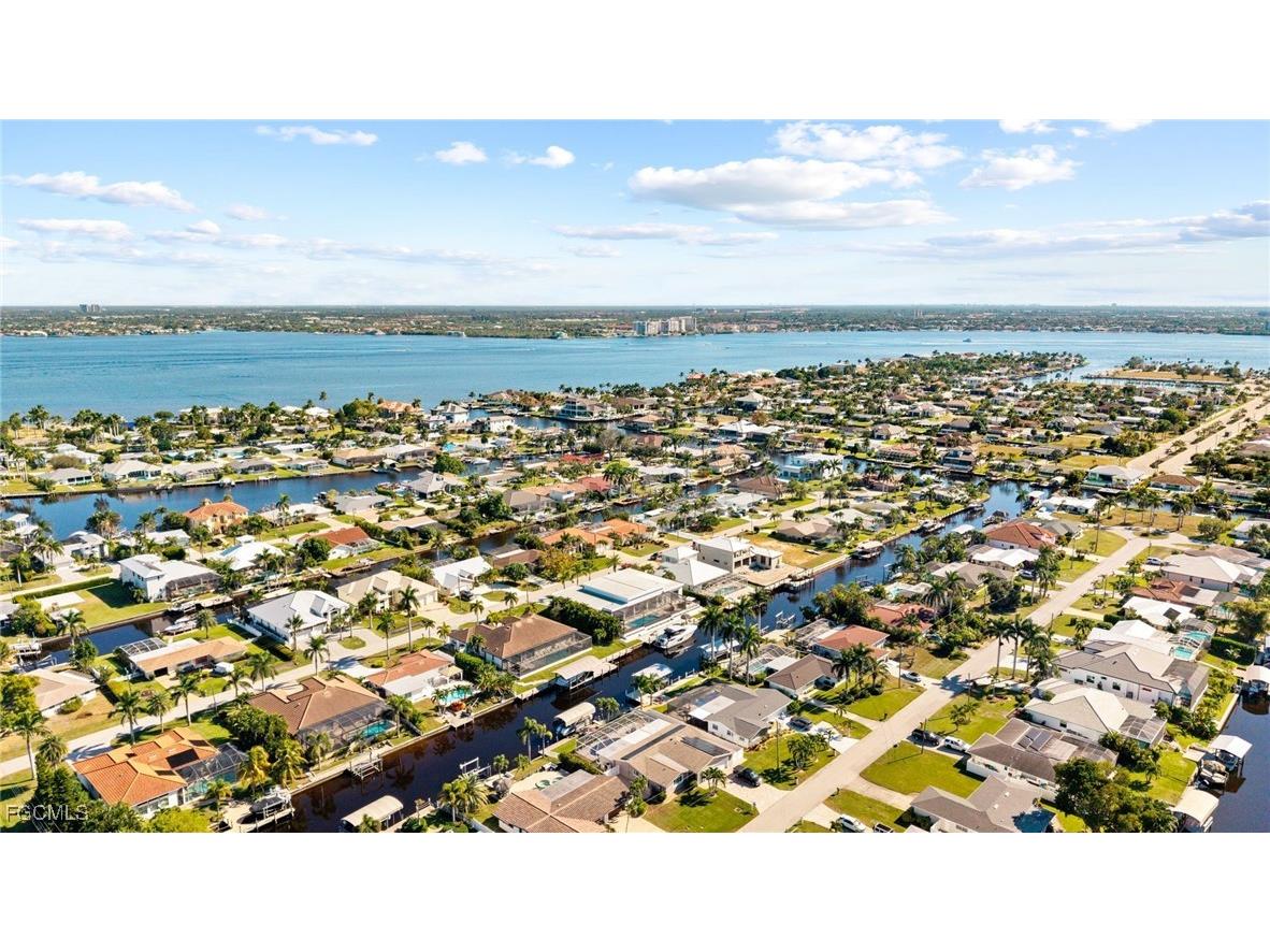 5324 Mayfair Court Cape Coral FL 33904 2025021780 image45