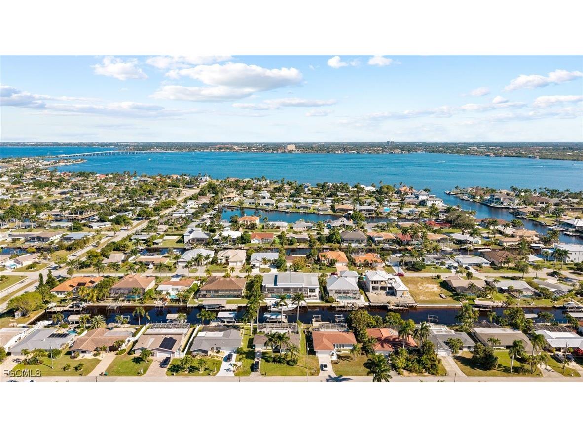 5324 Mayfair Court Cape Coral FL 33904 2025021780 image6