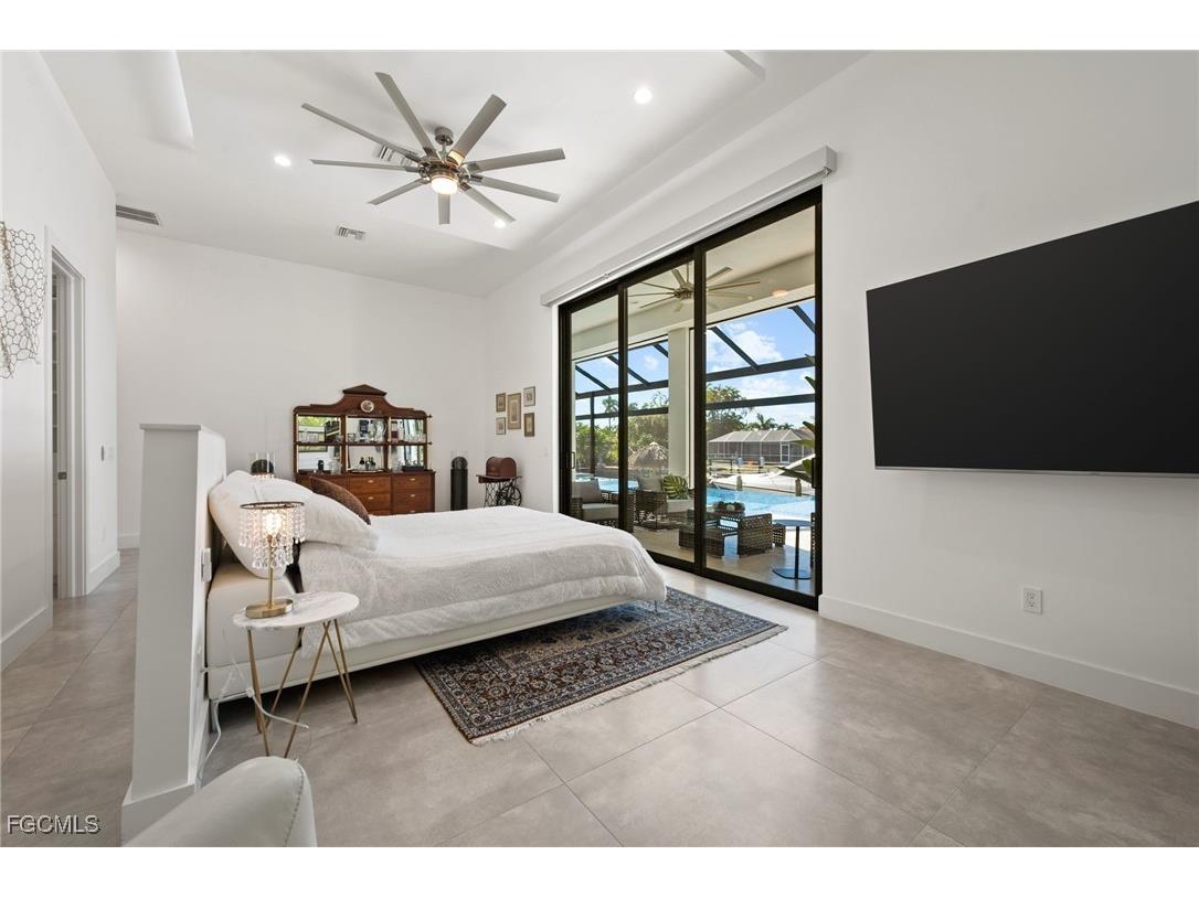 5324 Mayfair Court Cape Coral FL 33904 2025021780 image8