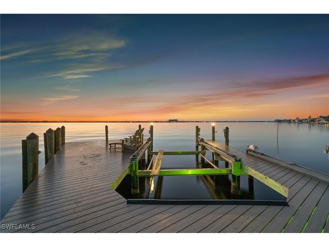 5327 Nautilus Drive Cape Coral FL 33904 225013189 image1