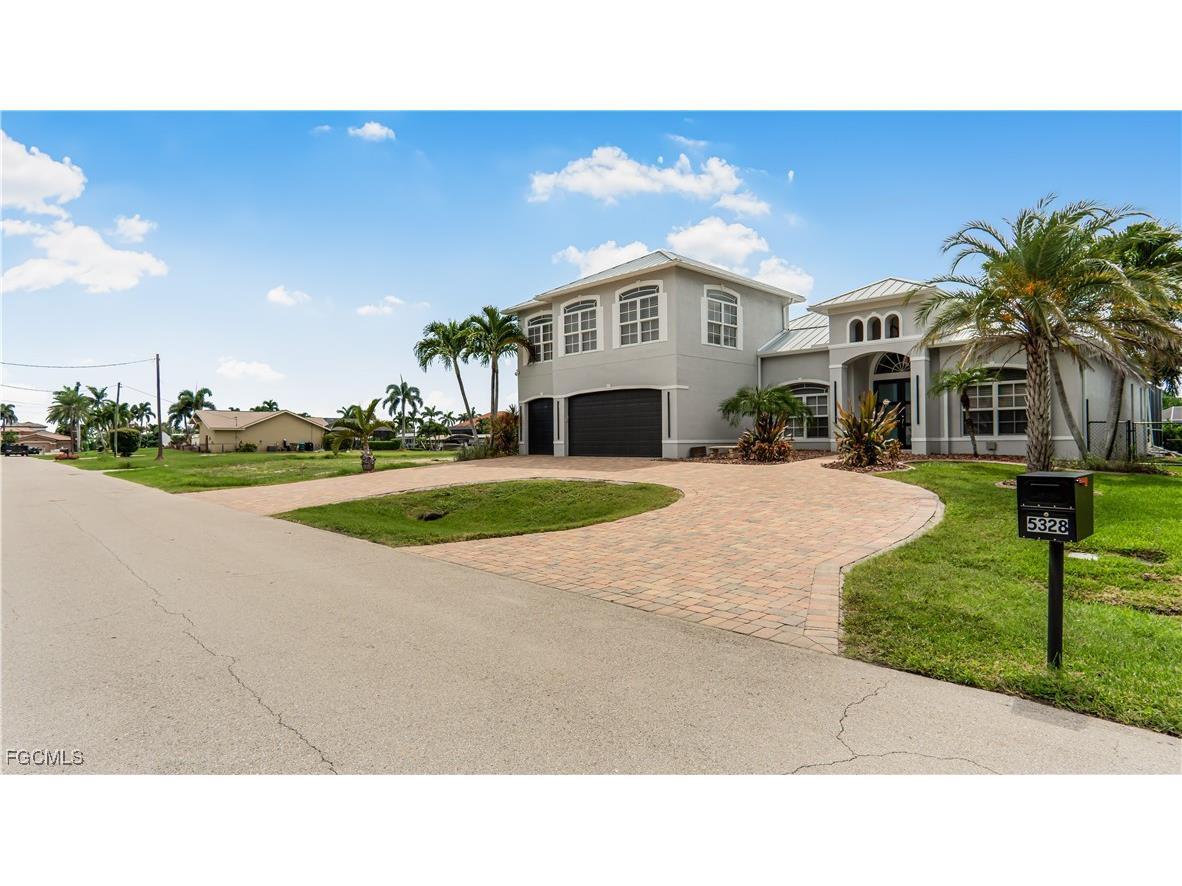 5328 Mayfair Court Cape Coral FL 33904 2025004405 image1