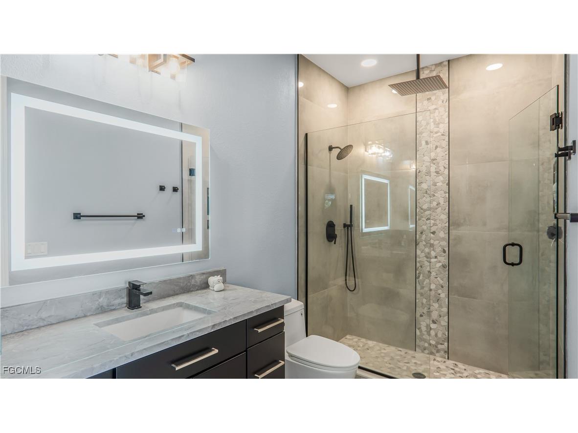 5328 Mayfair Court Cape Coral FL 33904 2025004405 image15