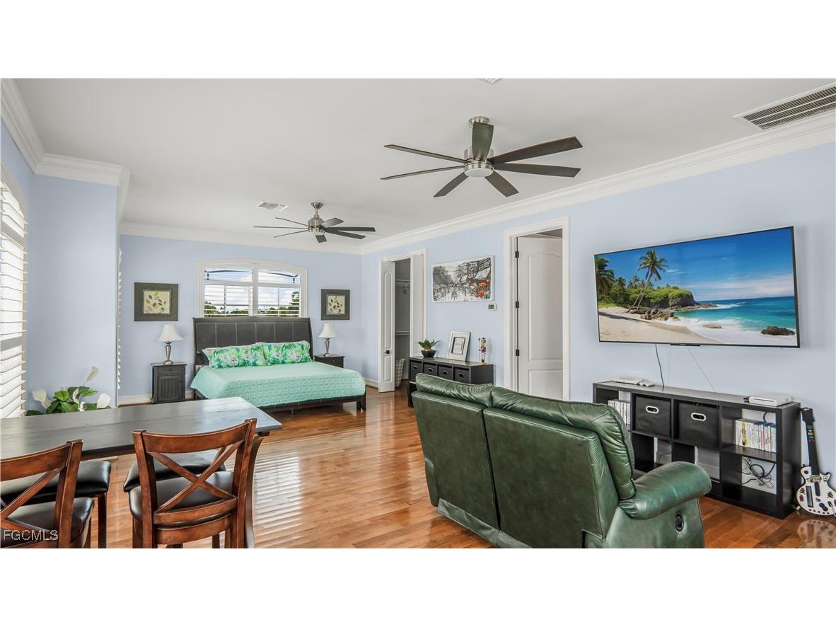 5328 Mayfair Court Cape Coral FL 33904 2025004405 image17