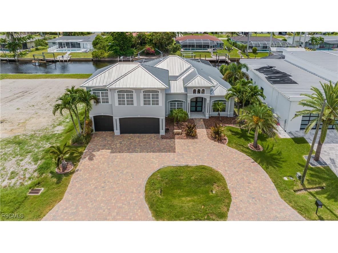 5328 Mayfair Court Cape Coral FL 33904 2025004405 image2
