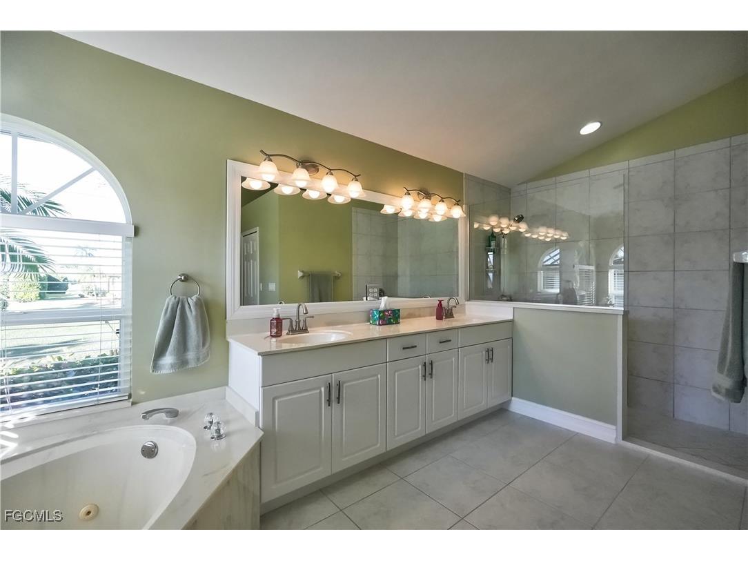 5329 SW 8th Court Cape Coral FL 33914 2025018850 image32