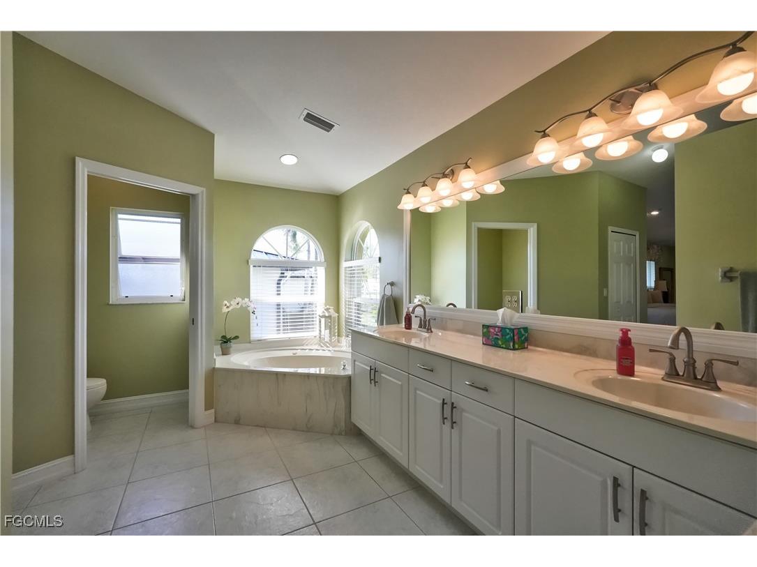 5329 SW 8th Court Cape Coral FL 33914 2025018850 image33