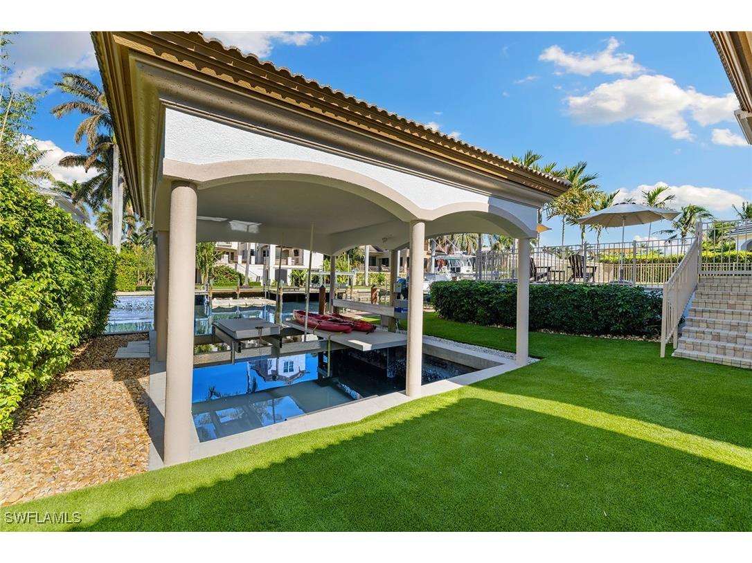 533 15th Avenue S Naples FL 34102 225078433 image21