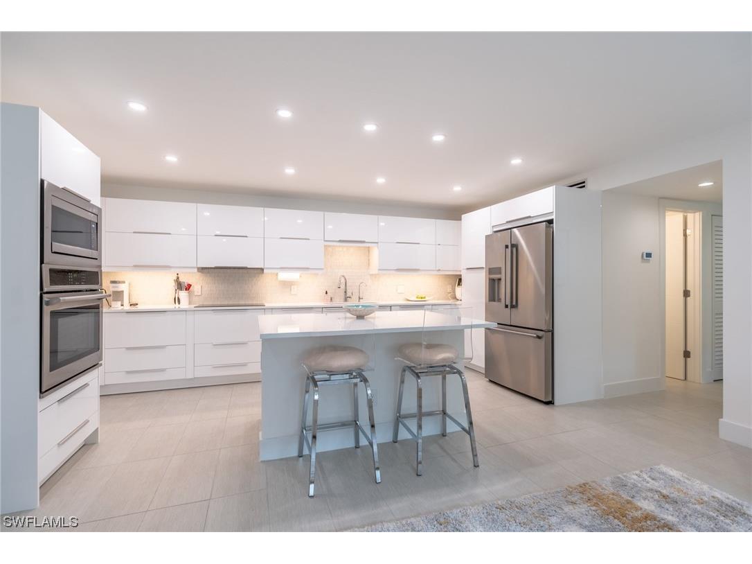 533 Broad Avenue S #533 Naples FL 34102 223052610 image1