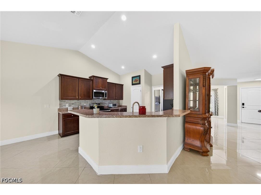 533 Willowbrook Drive Lehigh Acres FL 33972 2026014107 image10