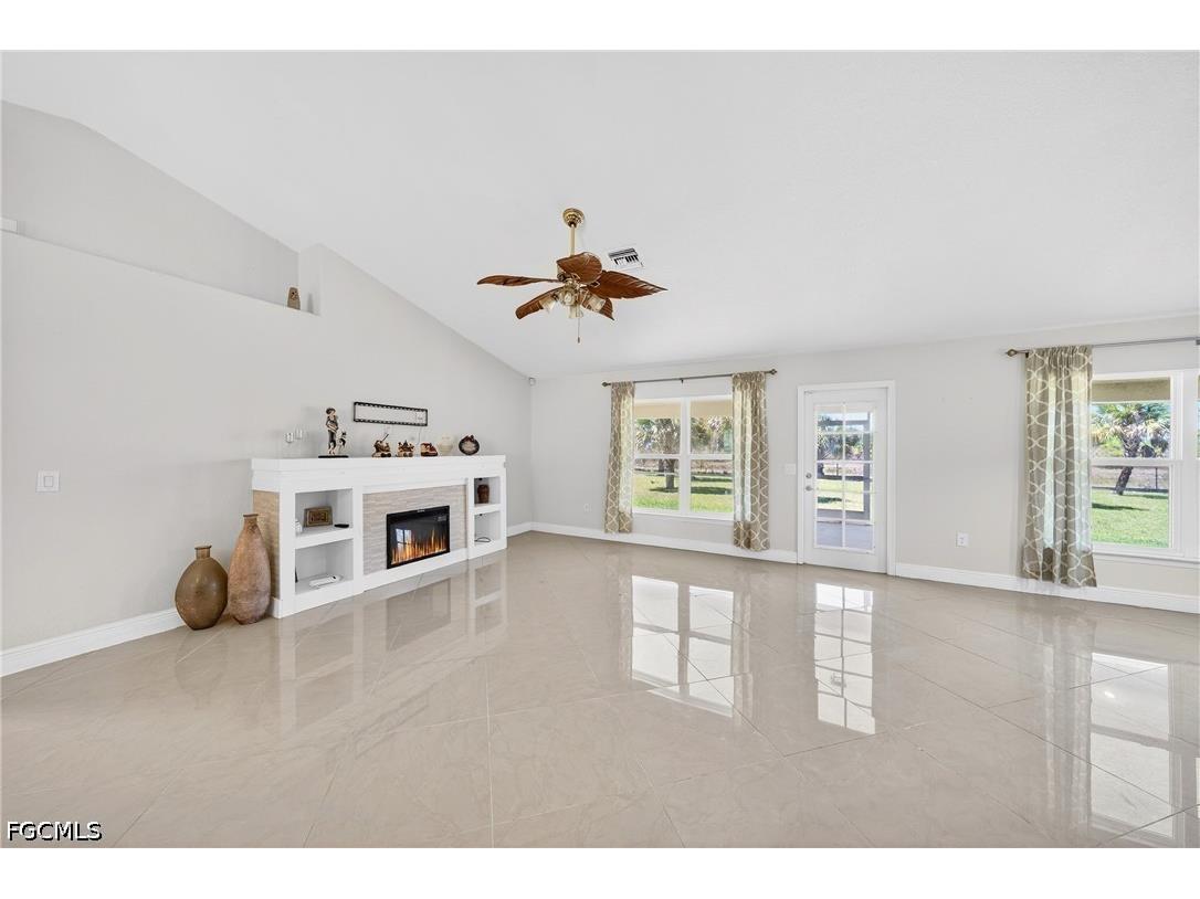 533 Willowbrook Drive Lehigh Acres FL 33972 2026014107 image3