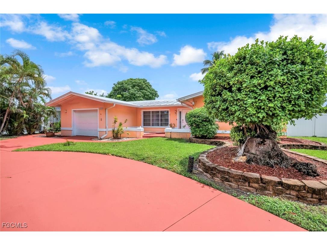 5333 Cocoa Court Cape Coral FL 33904 2025007228 image2