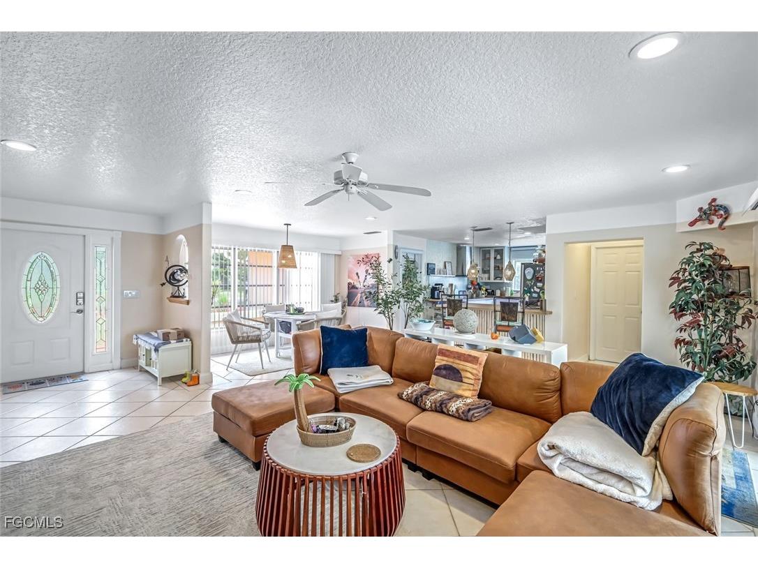 5333 Cocoa Court Cape Coral FL 33904 2025007228 image6